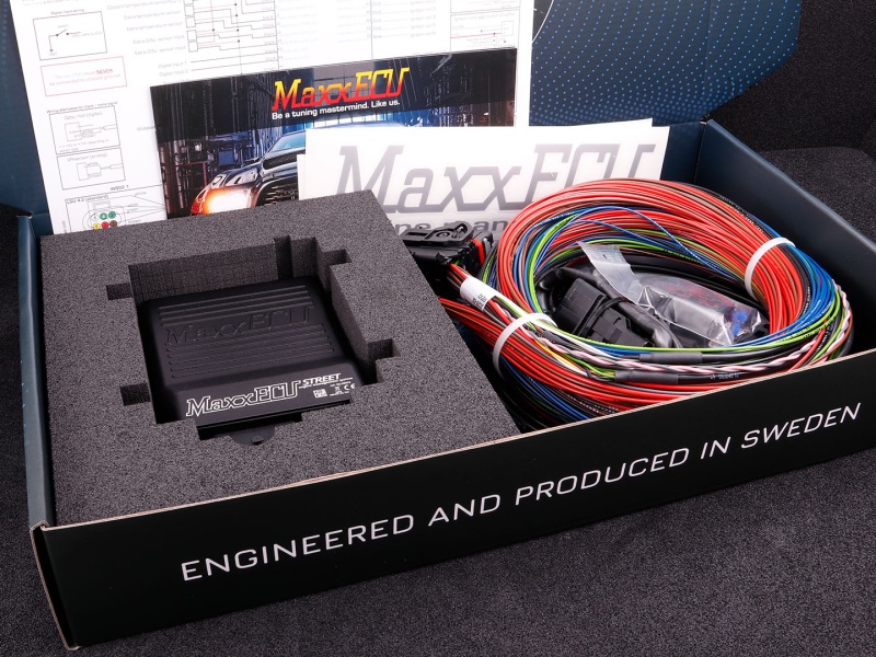 MaxxECU STREET PREMIUM (ECU, kabelhärva, tillbehör och LSU 4.2)