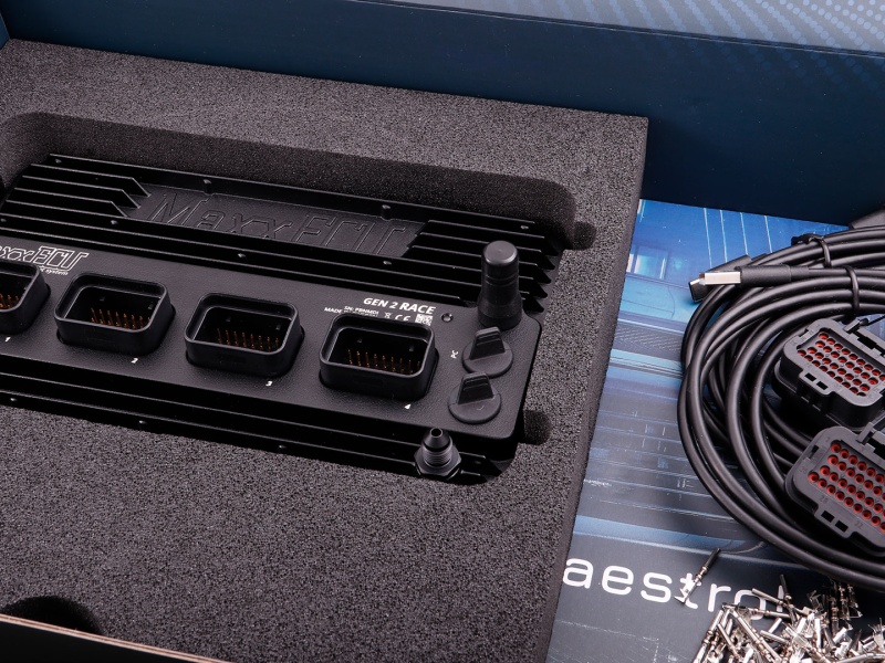 MaxxECU GEN2 RACE, med kontaktdon och terminaler